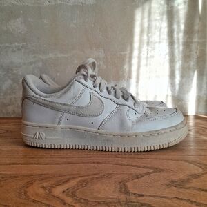 146a. white Nike Air Force 1 lowtop sneakers, 6.5